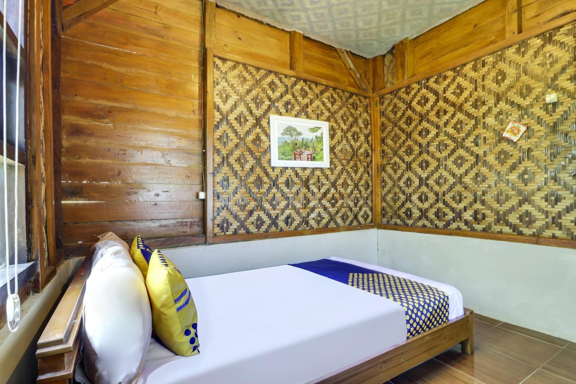 Oyo Homes 90956 Desa Wisata Guranteng Pendjalu Екстер'єр фото