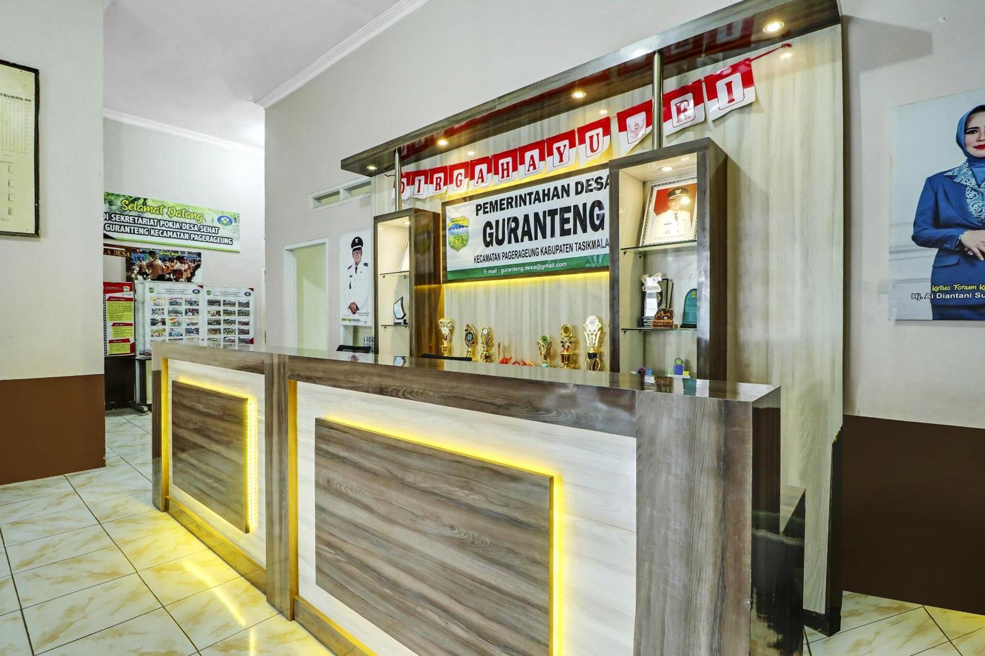 Oyo Homes 90956 Desa Wisata Guranteng Pendjalu Екстер'єр фото