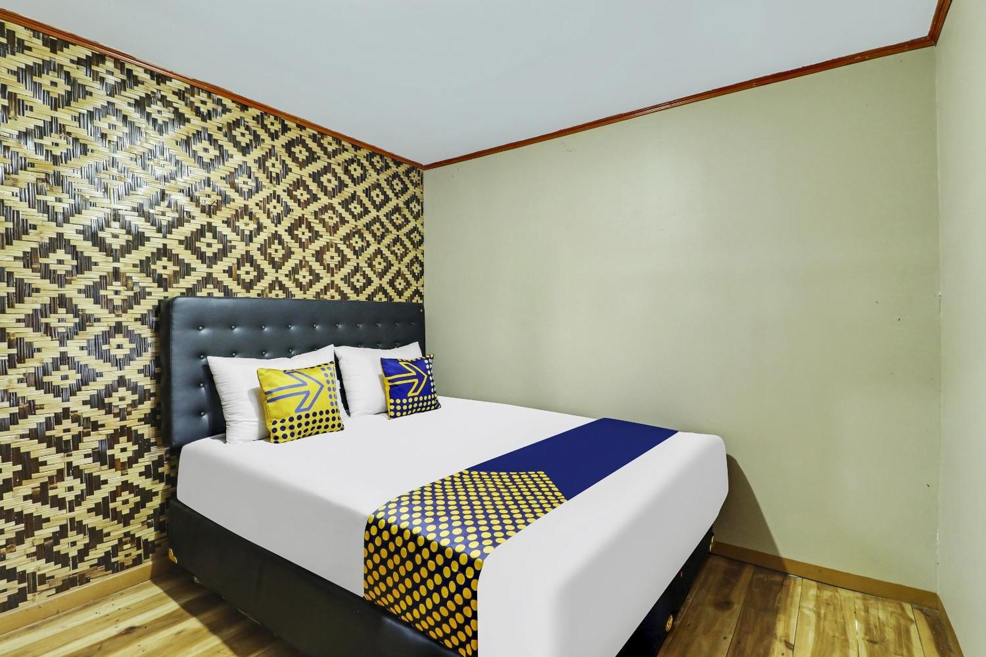 Oyo Homes 90956 Desa Wisata Guranteng Pendjalu Екстер'єр фото