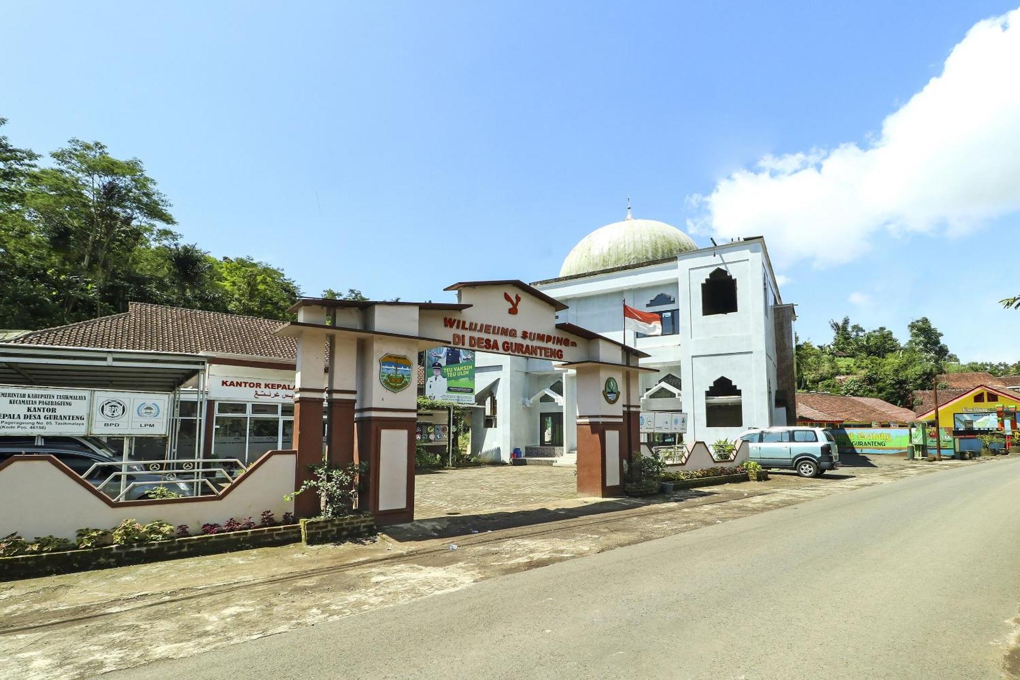 Oyo Homes 90956 Desa Wisata Guranteng Pendjalu Екстер'єр фото