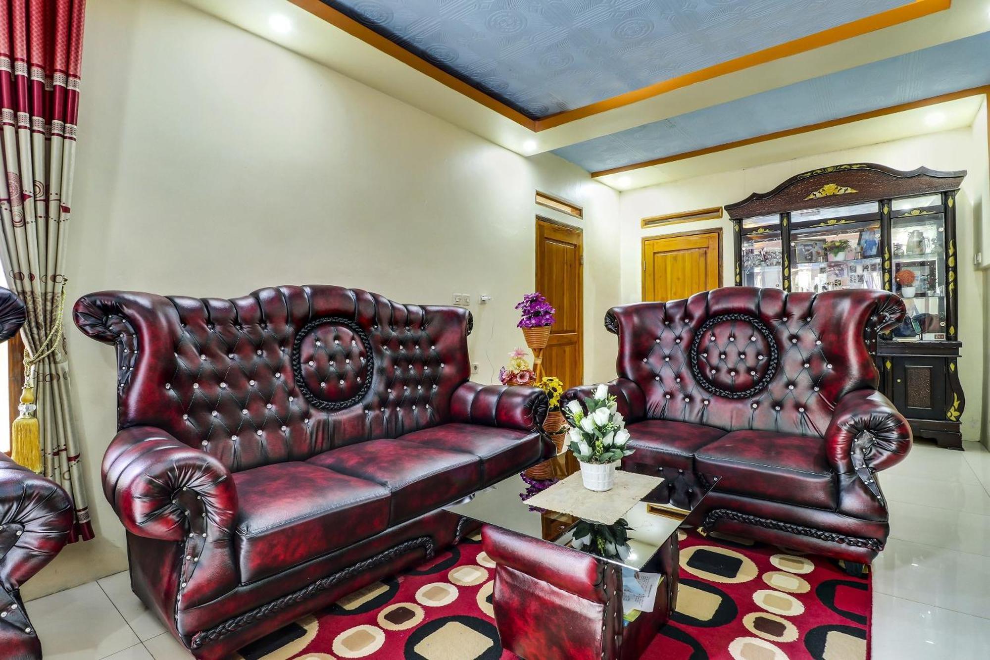 Oyo Homes 90956 Desa Wisata Guranteng Pendjalu Екстер'єр фото