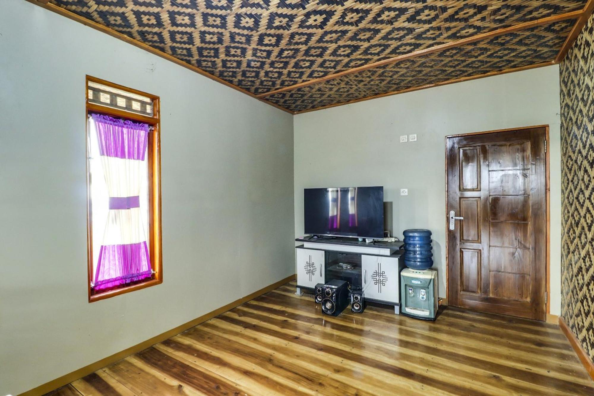 Oyo Homes 90956 Desa Wisata Guranteng Pendjalu Екстер'єр фото